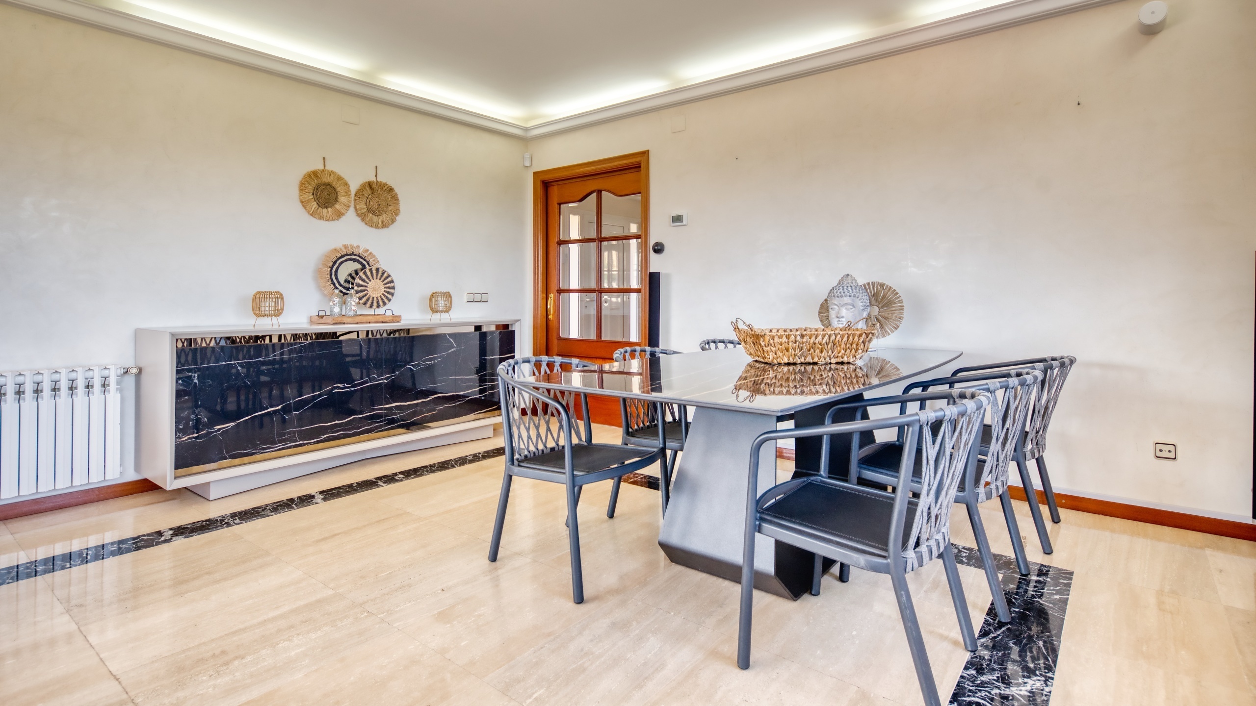 Holiday villas Costa Brava Spain - Villa Beyonce - Dining area