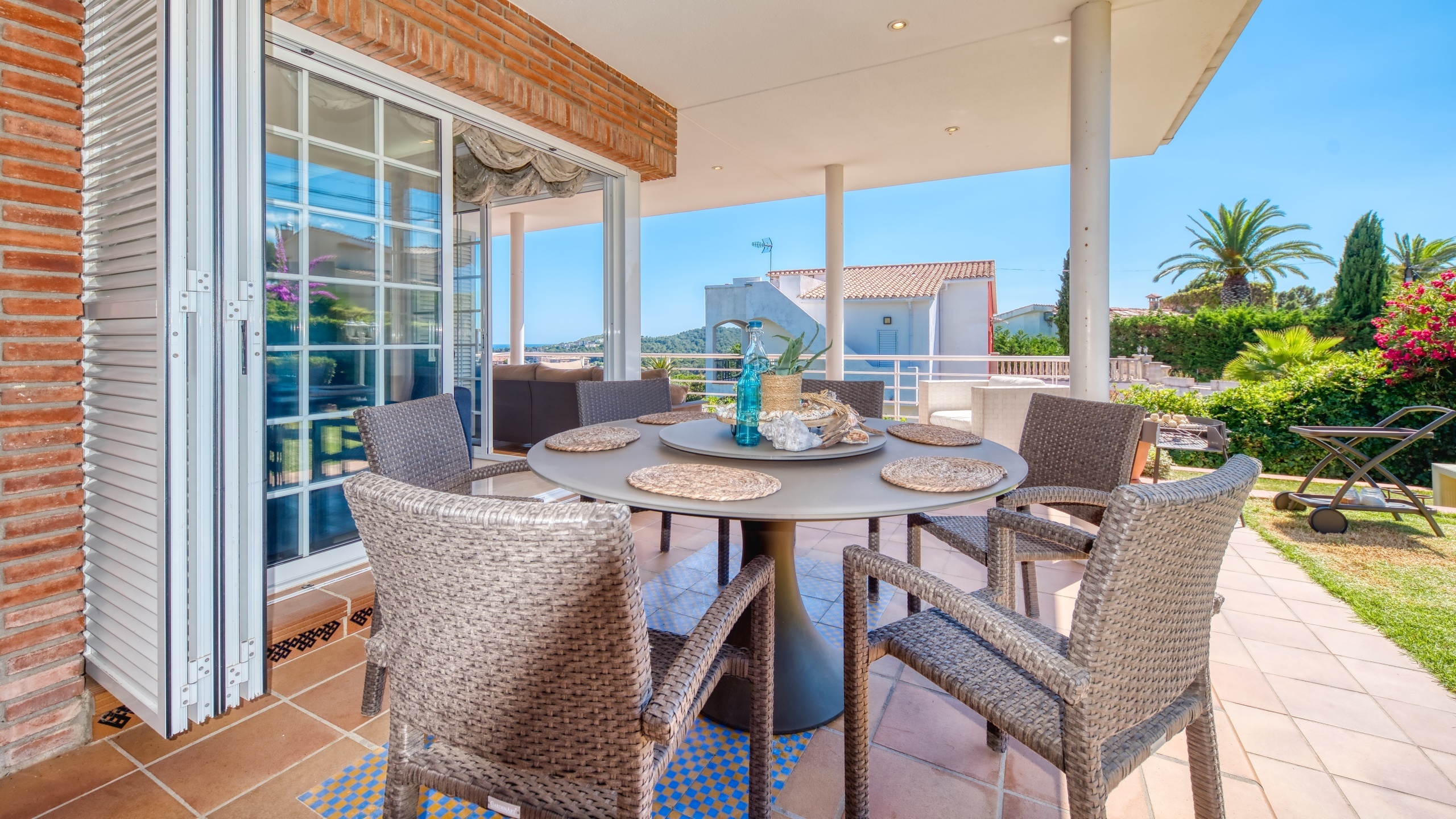 Holiday villas Costa Brava Spain - Villa Beyonce - BBQ Area