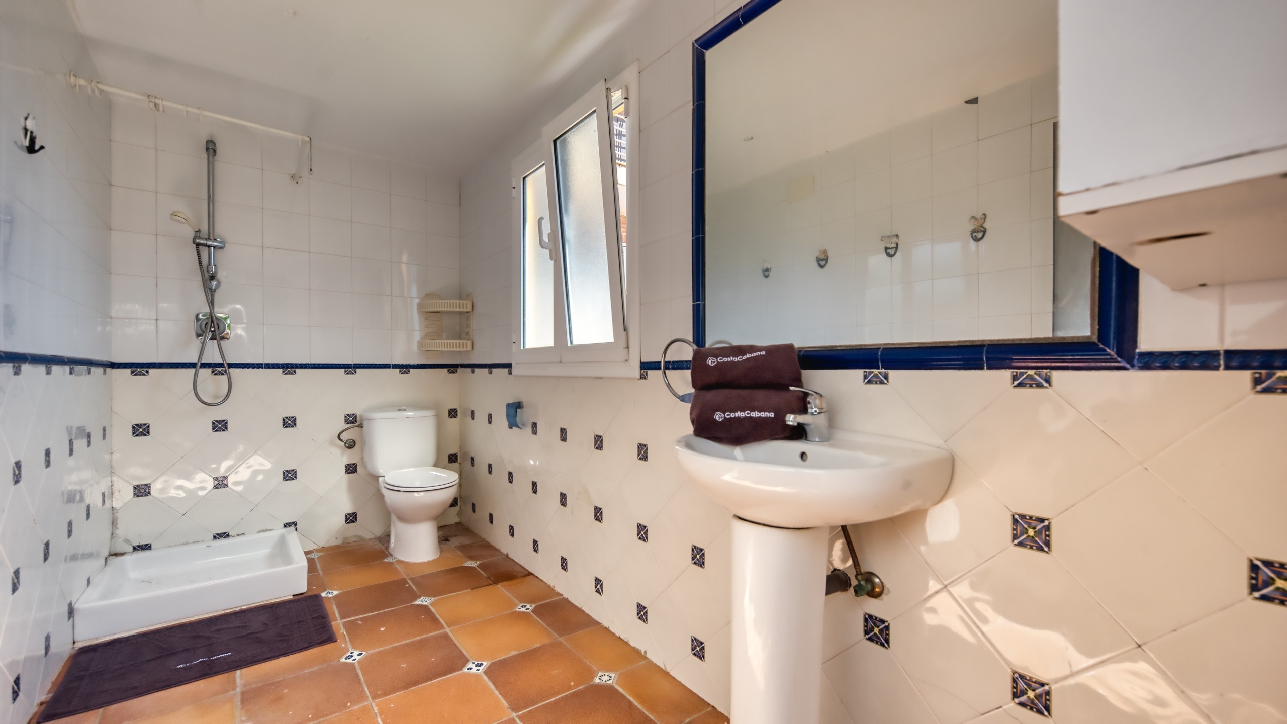 Holiday villas Costa Brava Spain - Villa Beyonce - Bathroom