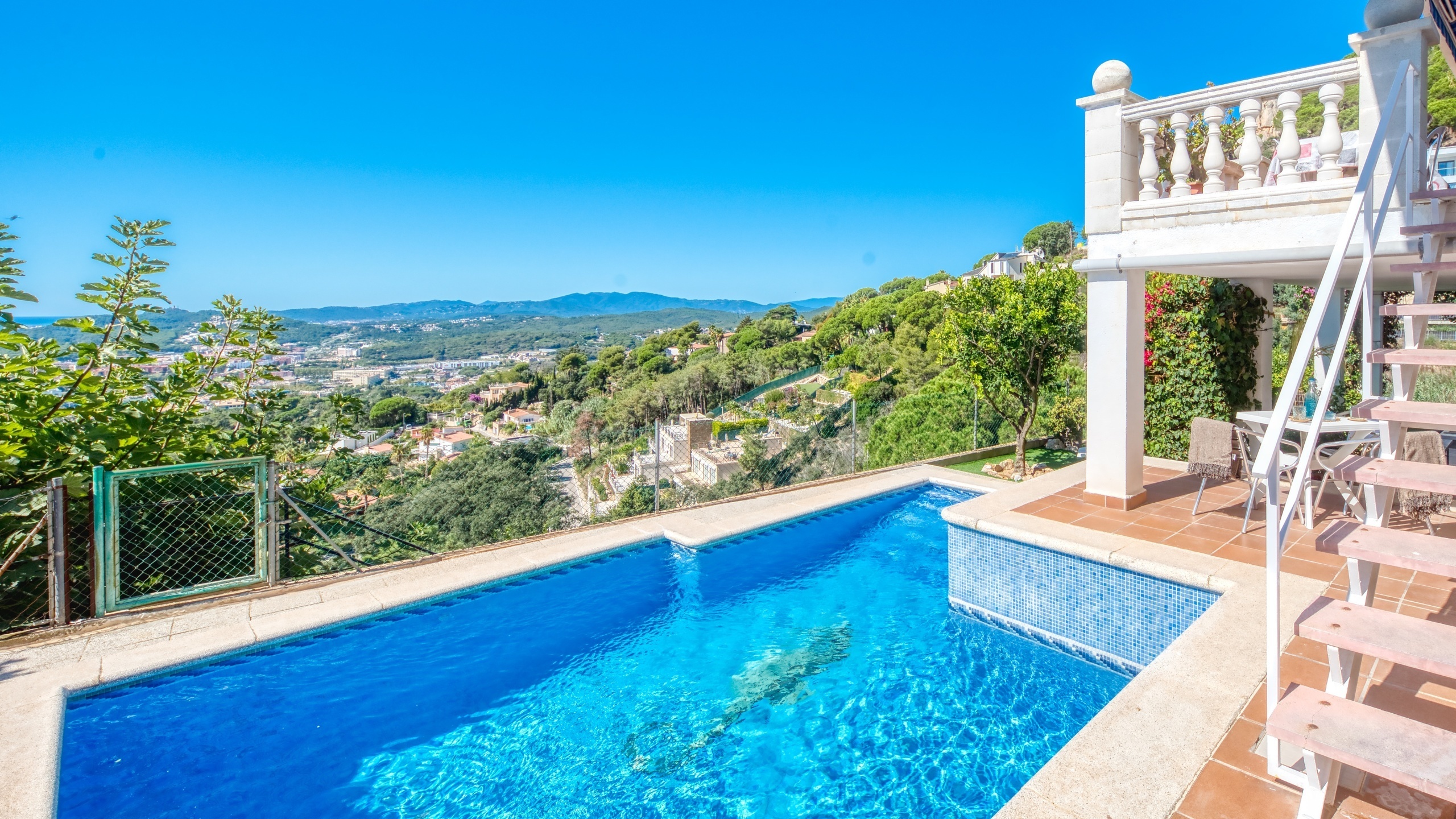 Holiday villas Costa Brava Spain - Villa Teresa - Swimming pool