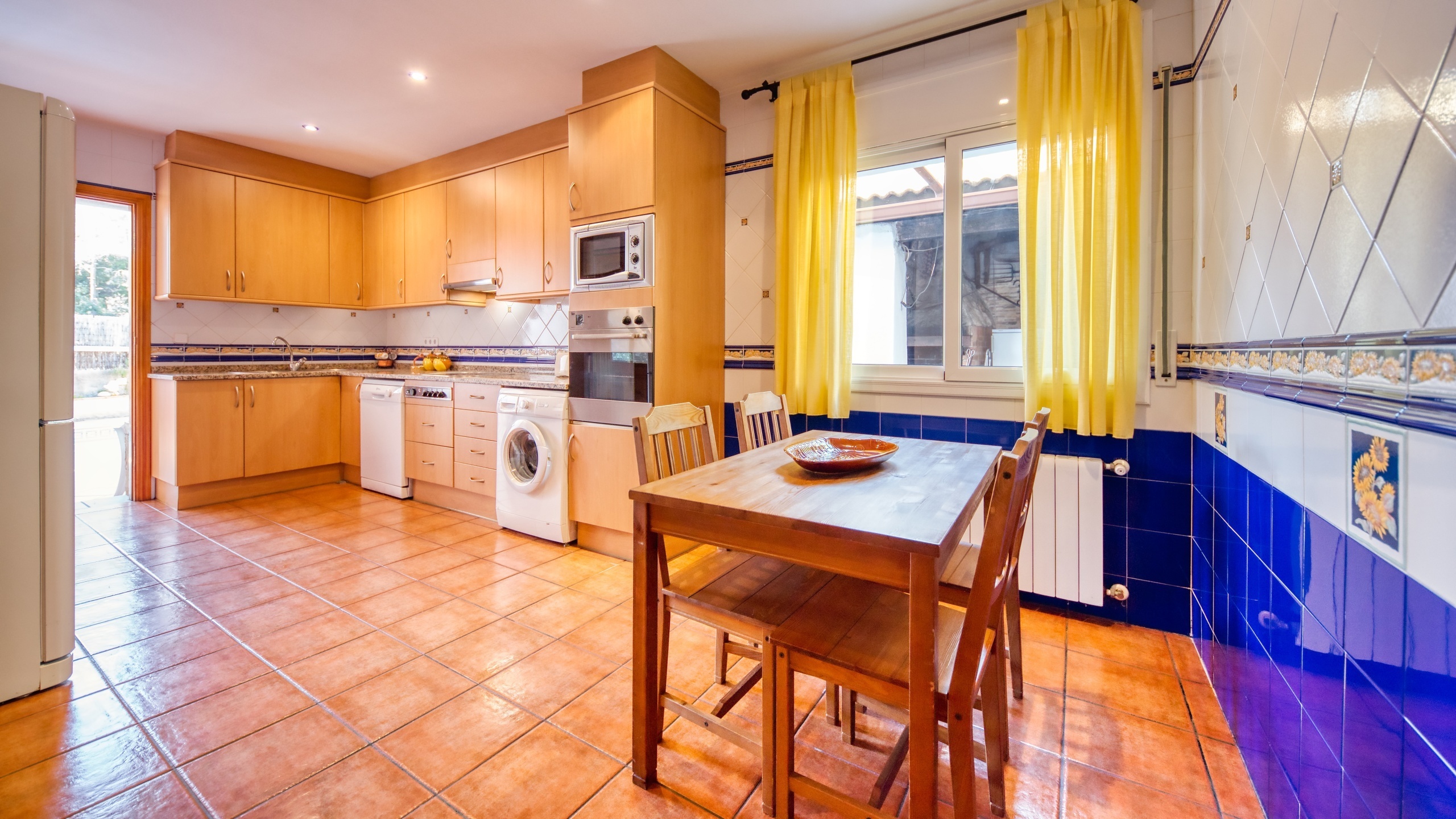Holiday villas Costa Brava Spain - Villa Valeria - Kitchen