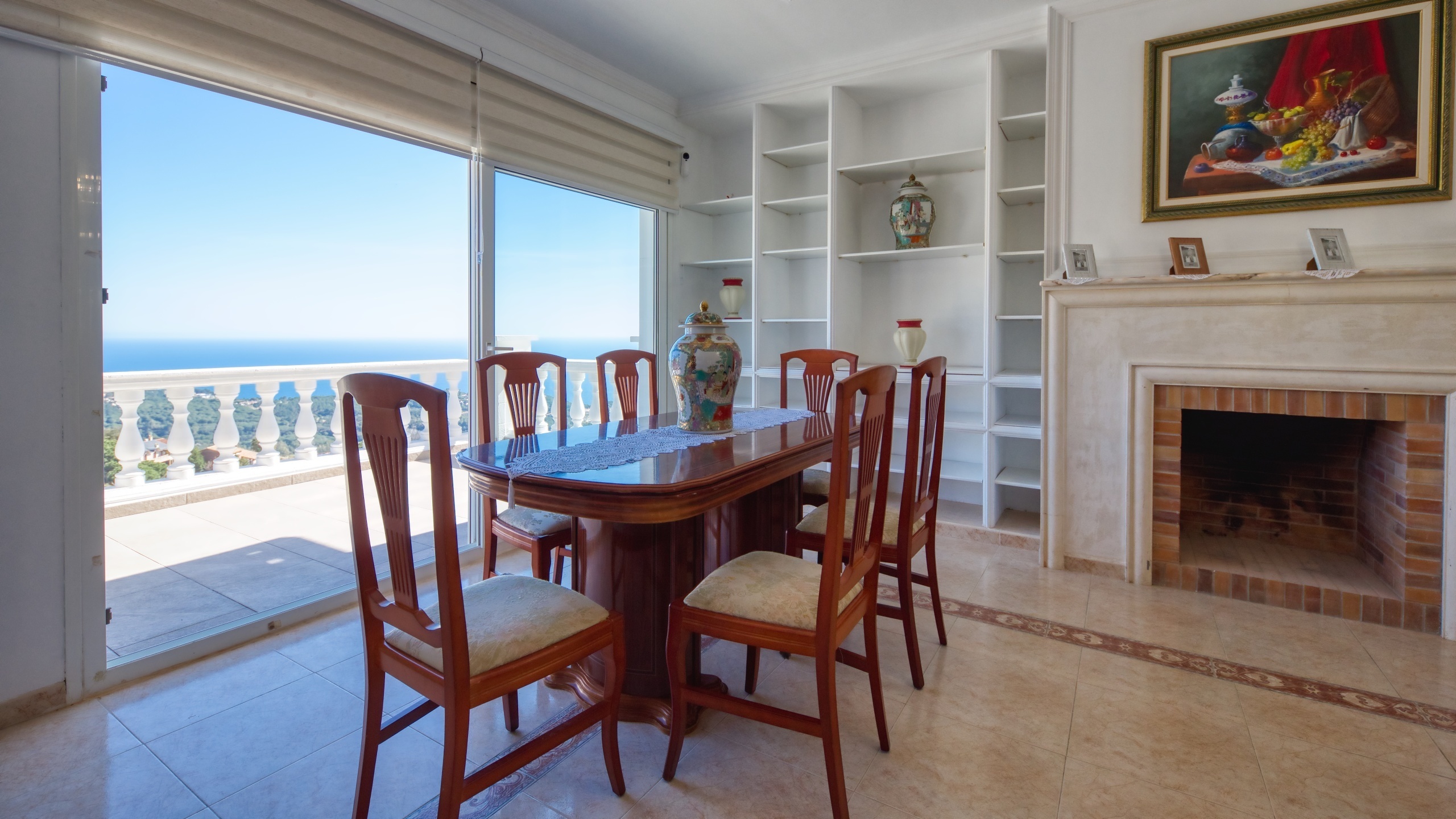 Holiday villas Costa Brava Spain - Villa Sunrise - Dining area