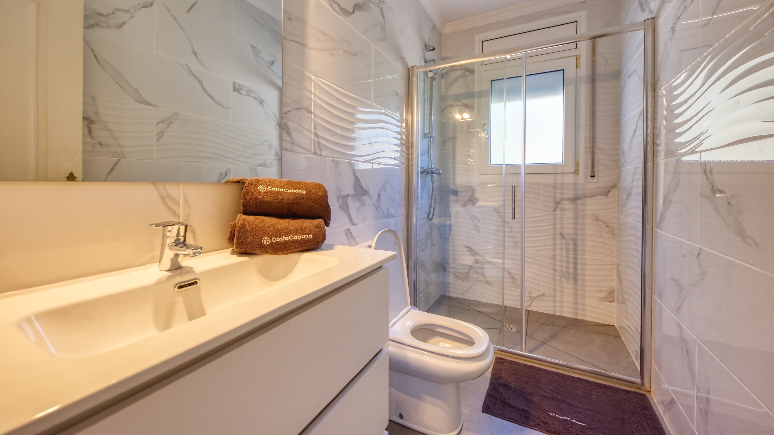 Holiday villas Costa Brava Spain - Villa Sunrise - Bathroom