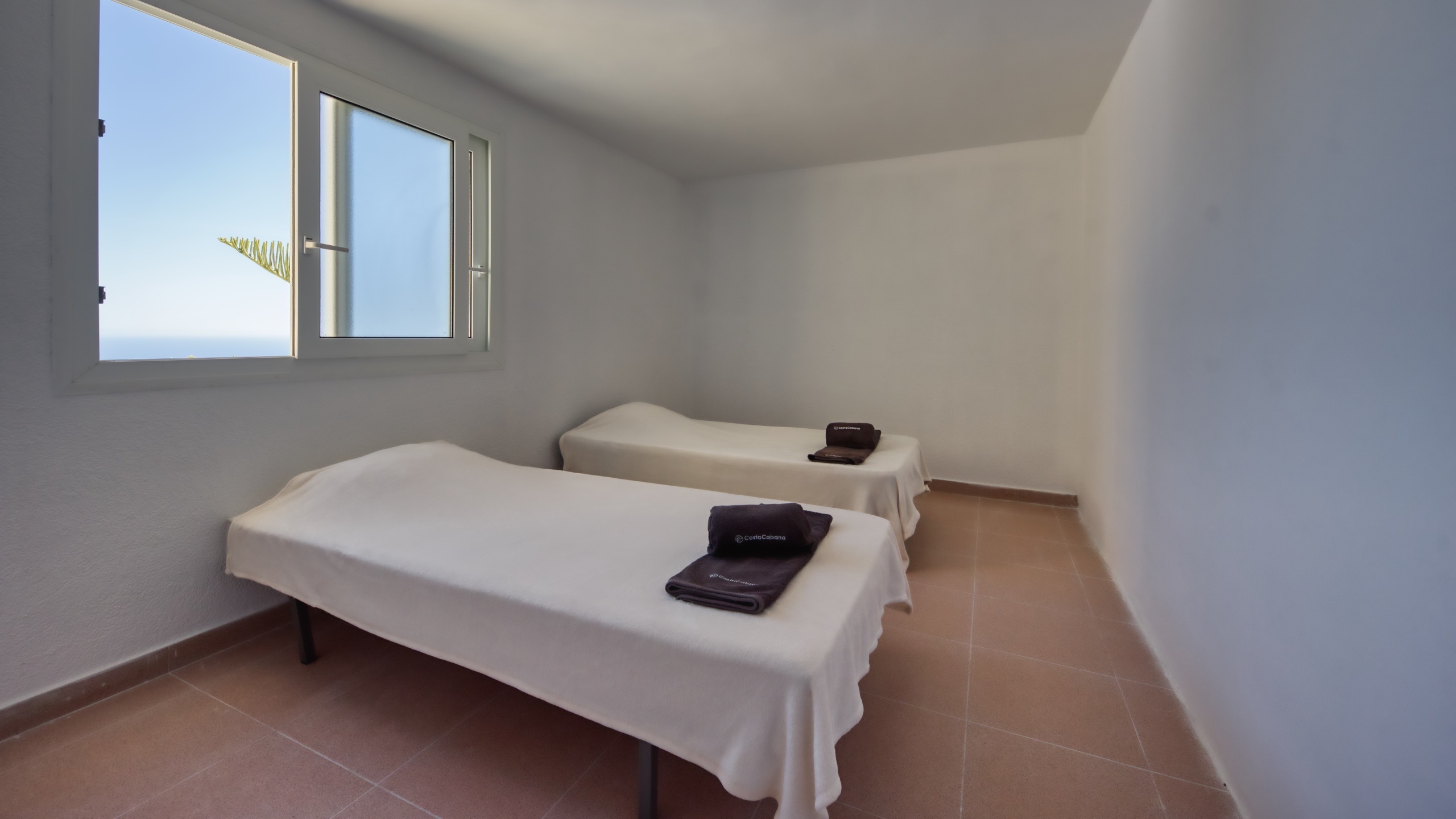Holiday villas Costa Brava Spain - Villa Sunrise - Bedroom