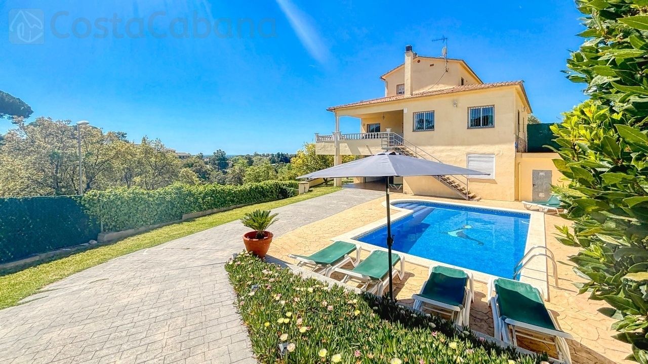 Holiday villas Costa Brava Spain - Villa Holiday - Villa outside