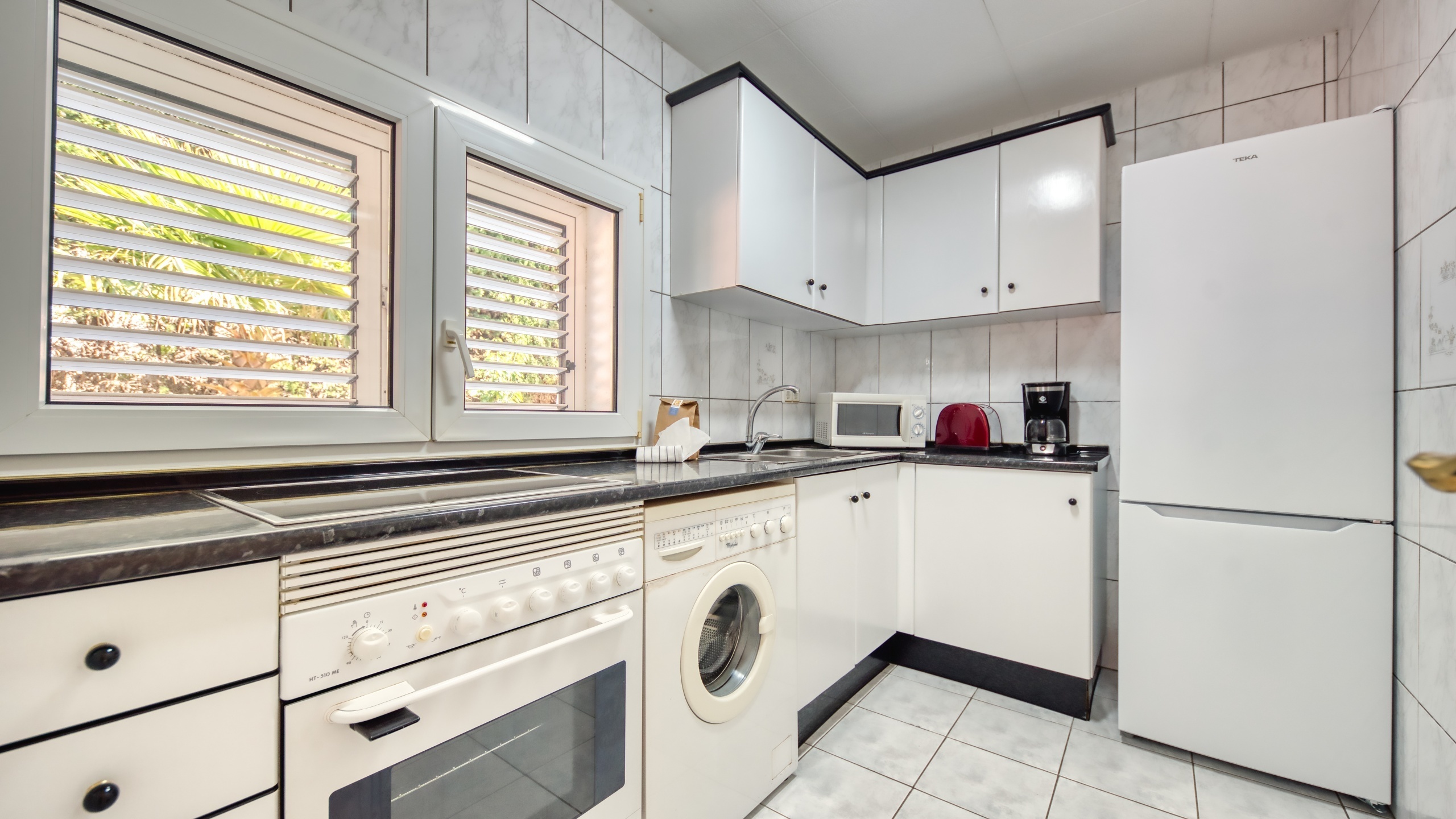 Holiday villas Costa Brava Spain - Villa Maribel - Kitchen