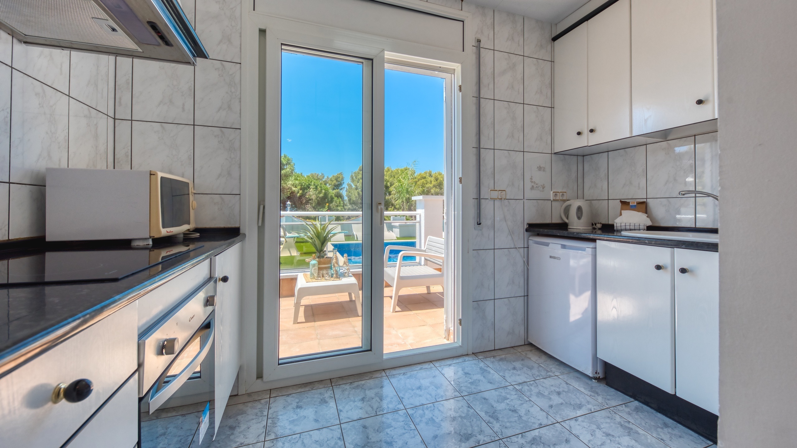 Holiday villas Costa Brava Spain - Villa Maribel - Kitchen