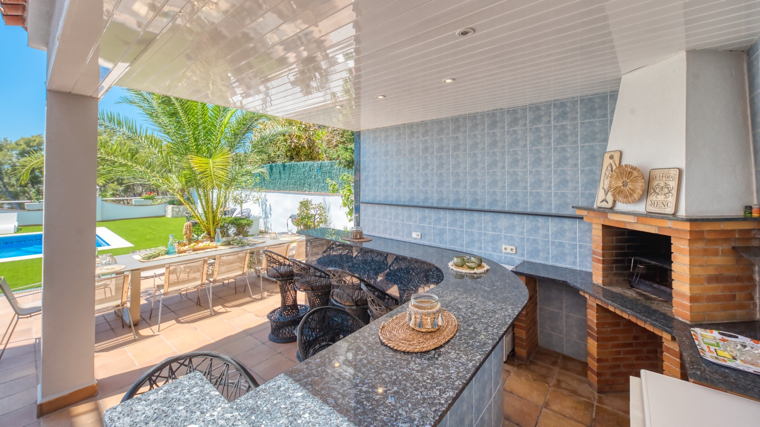 Holiday villas Costa Brava Spain - Villa Maribel - Outdoor kitchen