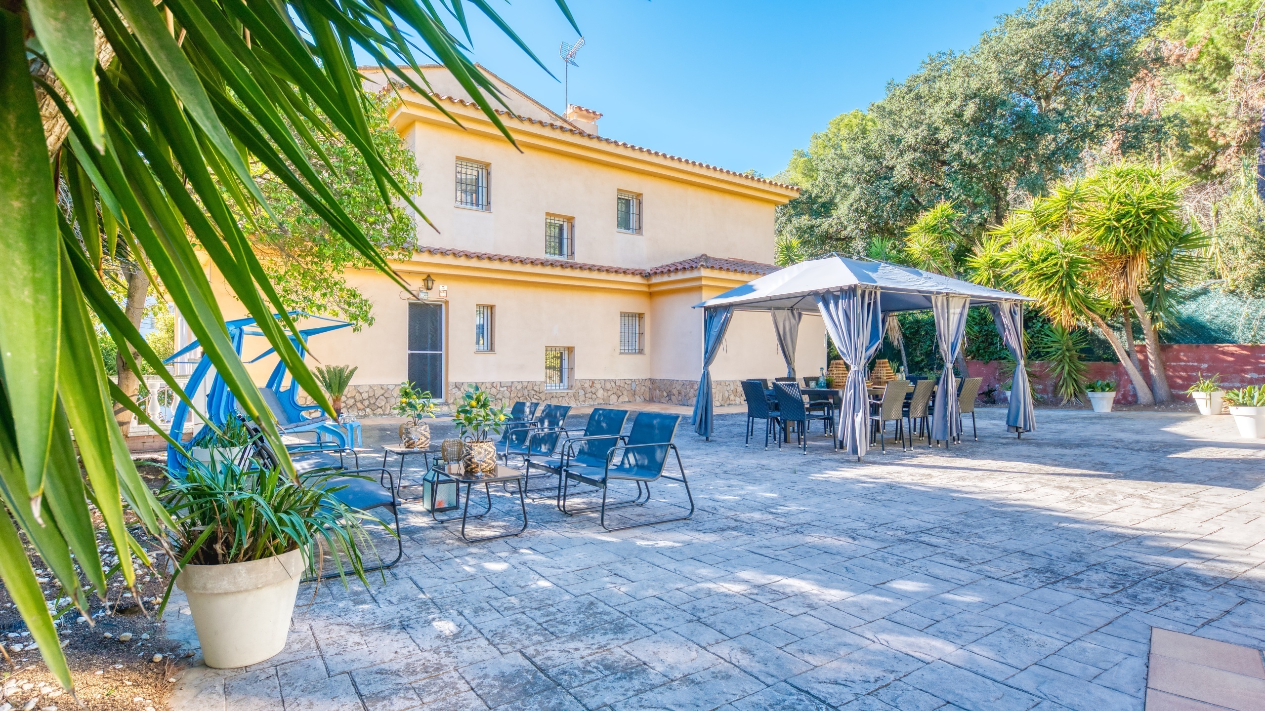 Holiday villas Costa Brava Spain - Villa Summertime - Villa outside