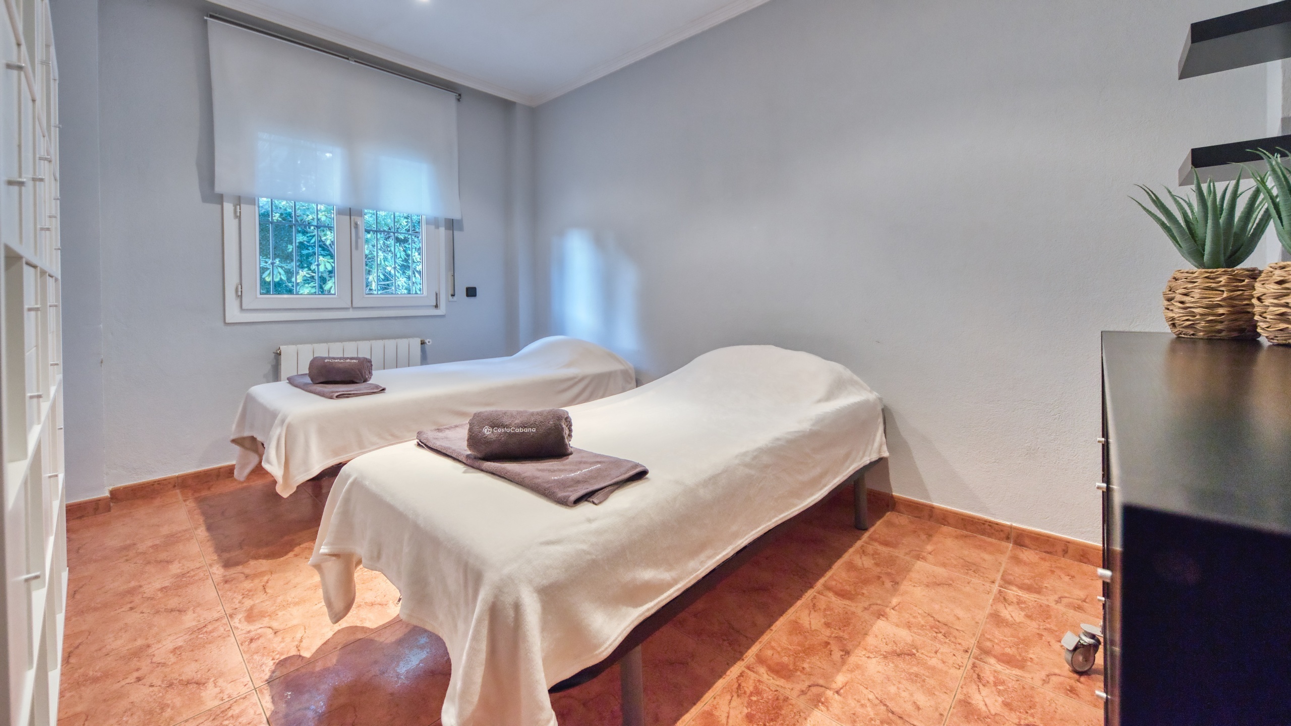Holiday villas Costa Brava Spain - Villa Summertime - Bedroom