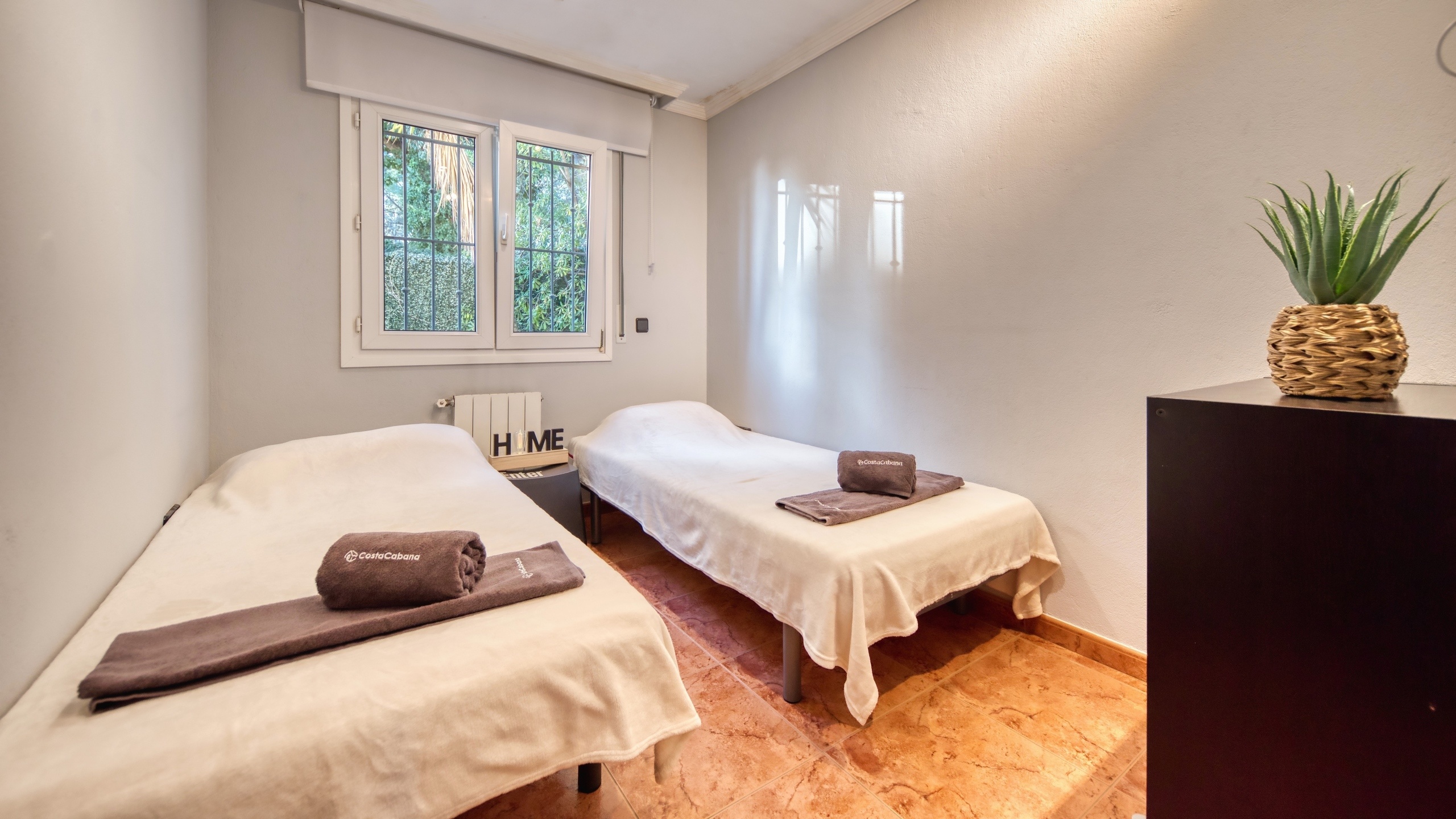 Holiday villas Costa Brava Spain - Villa Summertime - Bedroom