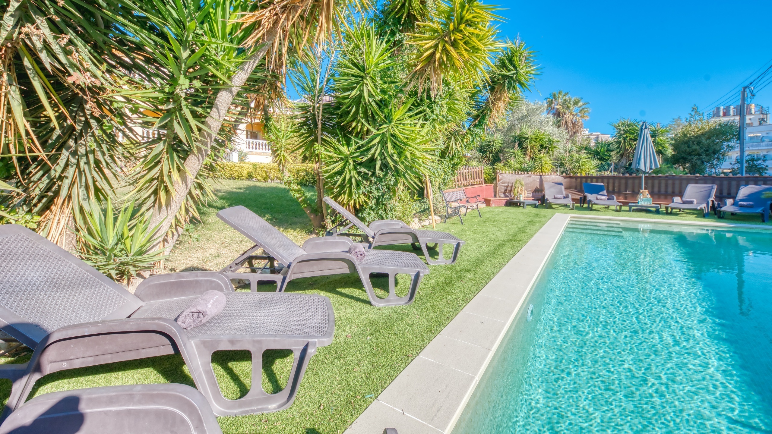 Holiday villas Costa Brava Spain - Villa Summertime - Swimming pool