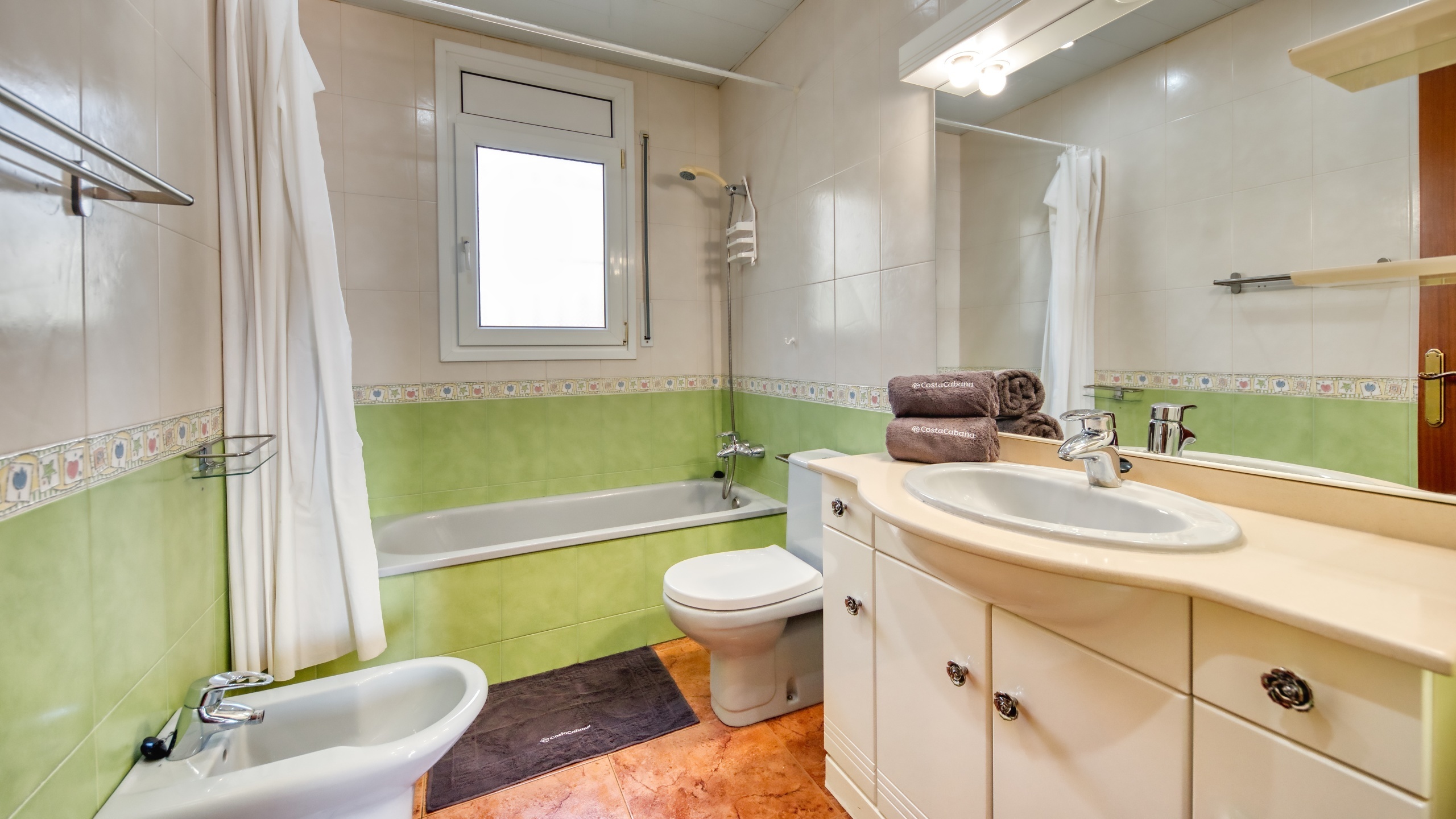 Holiday villas Costa Brava Spain - Villa Summertime - Bathroom