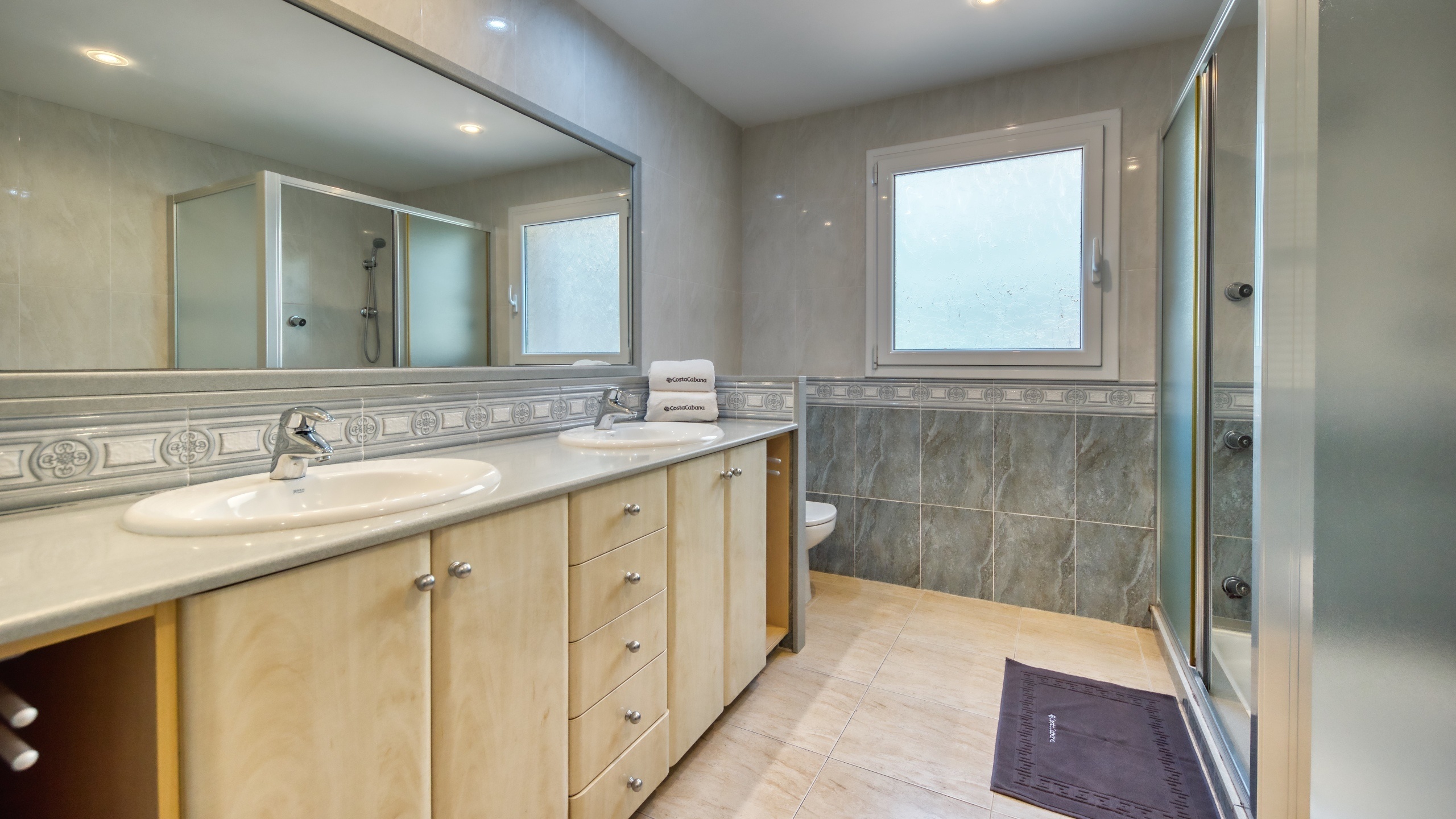 Holiday villas Costa Brava Spain - Villa Marysol - Bathroom