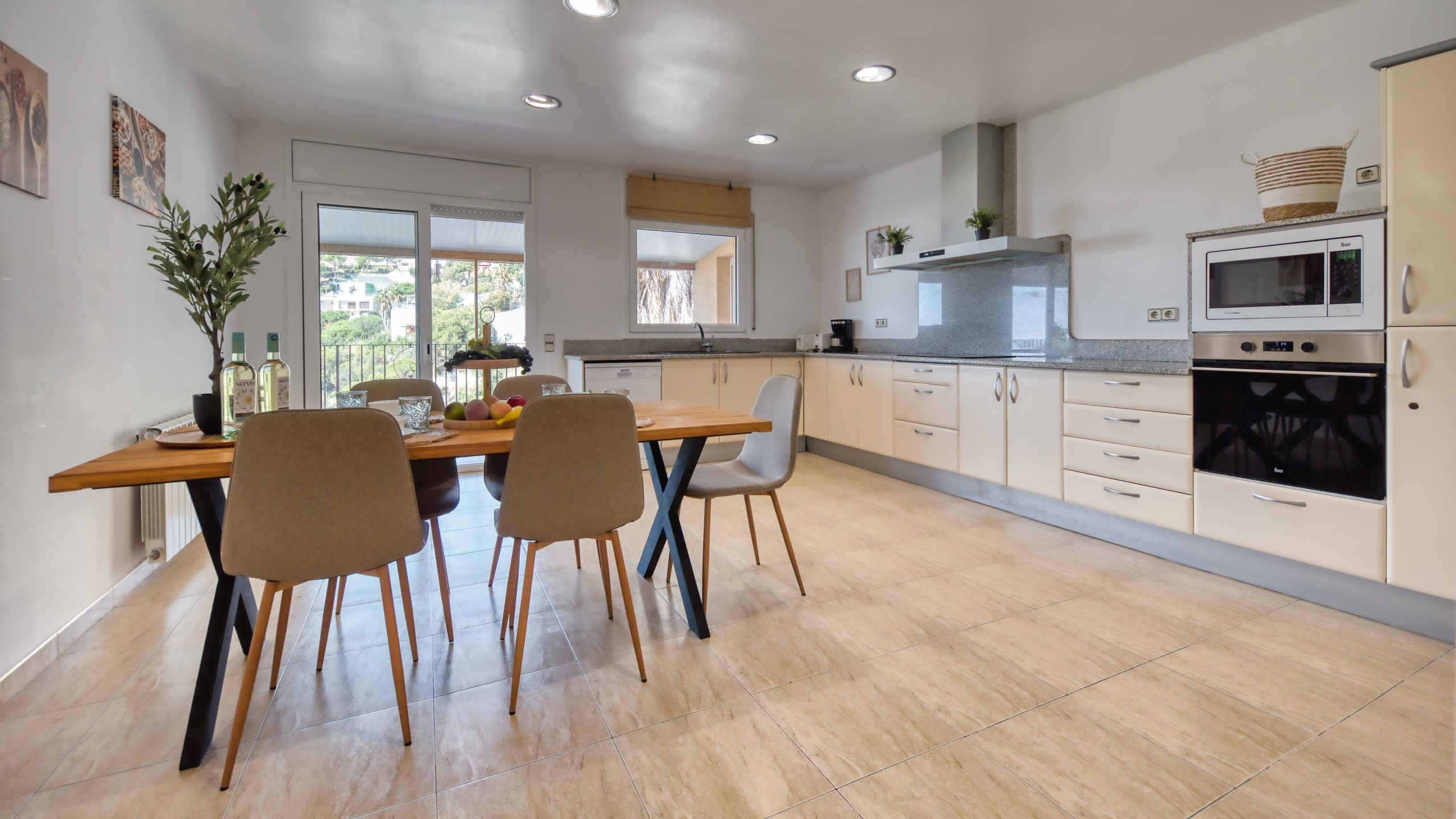 Holiday villas Costa Brava Spain - Villa Marysol - Kitchen