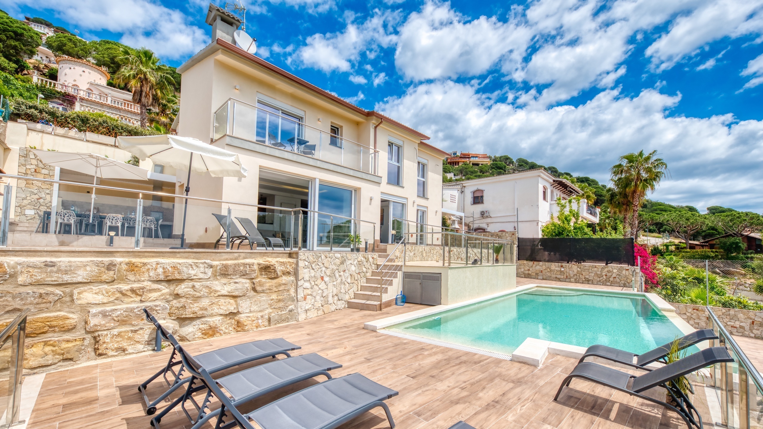 Holiday villas Costa Brava Spain - Villa BellaVista - Villa outside