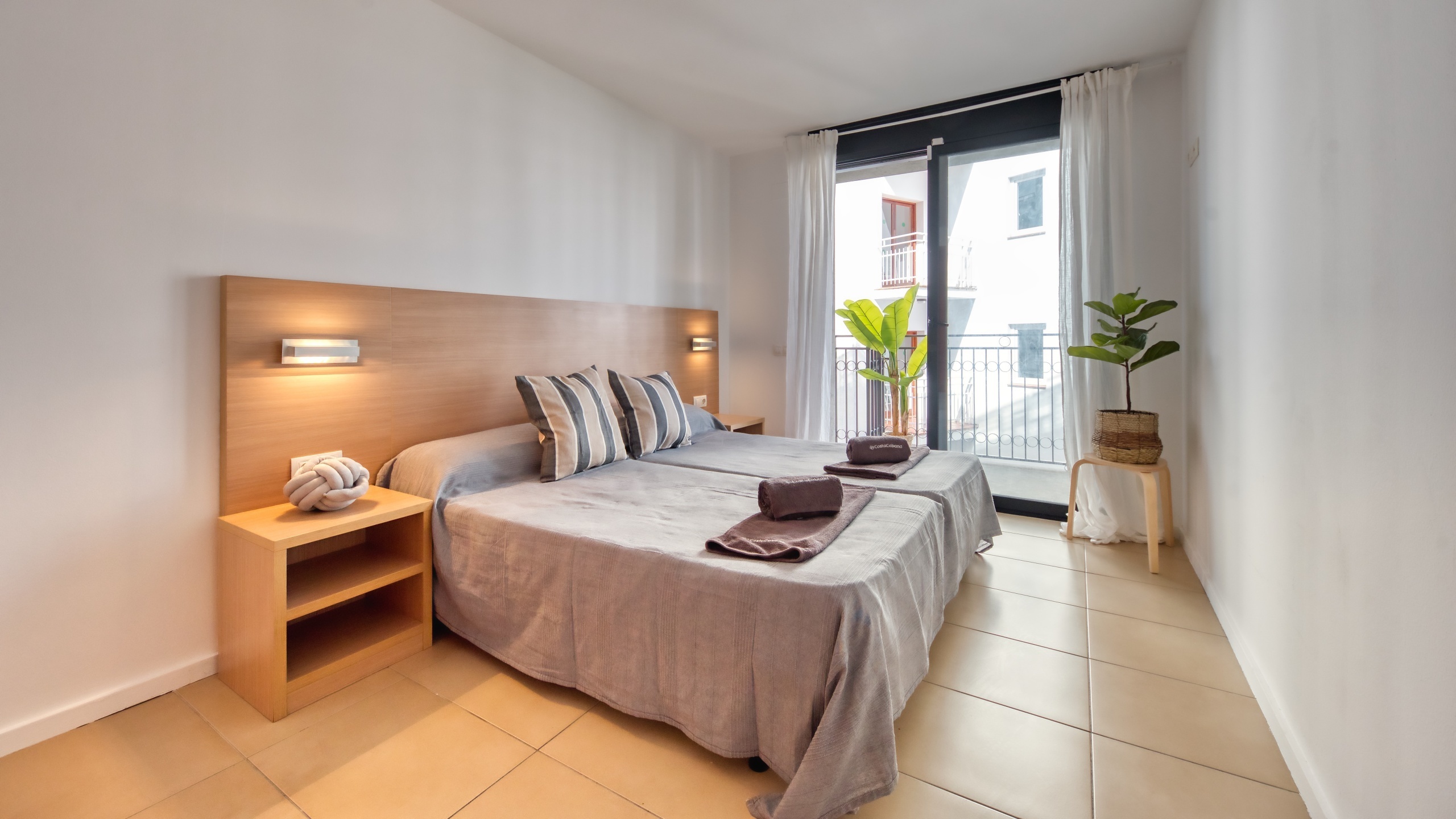 Holiday villas Costa Brava Spain - Apartment Dali - Bedroom