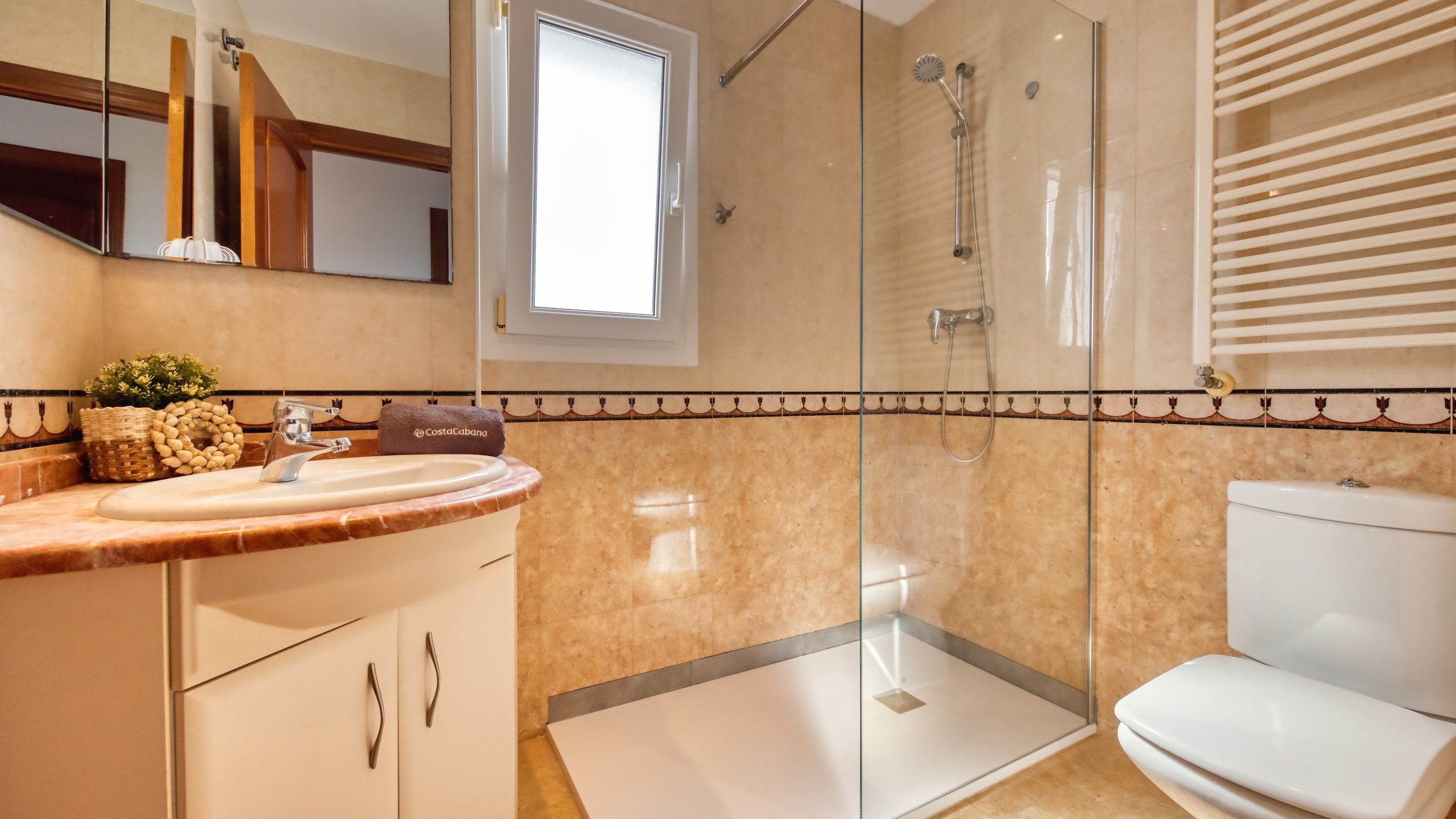 Holiday villas Costa Brava Spain - Villa Ibiza - Bathroom