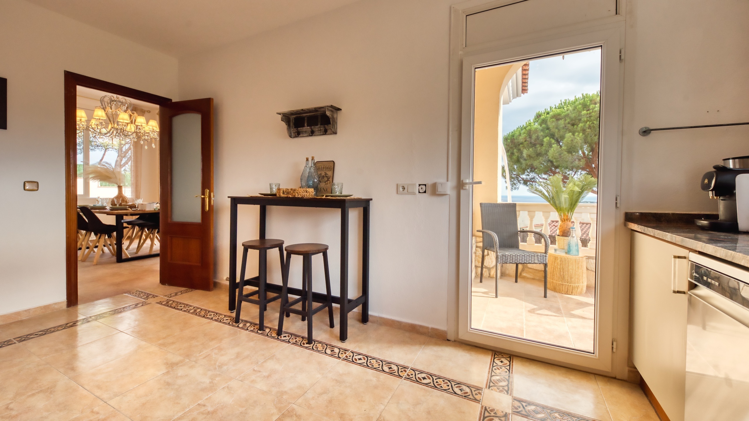 Holiday villas Costa Brava Spain - Villa Ibiza - Kitchen