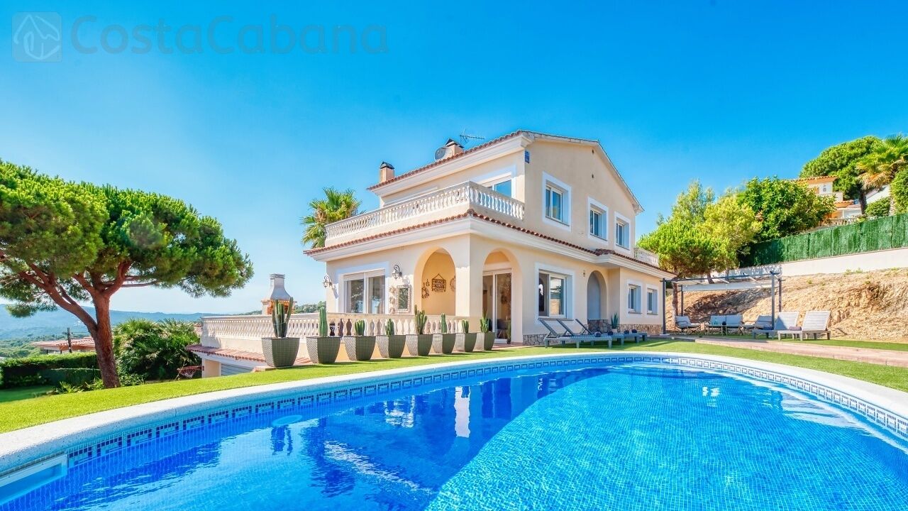 Holiday villas - Costa Brava - Spain - Villa Ibiza - Villa outside