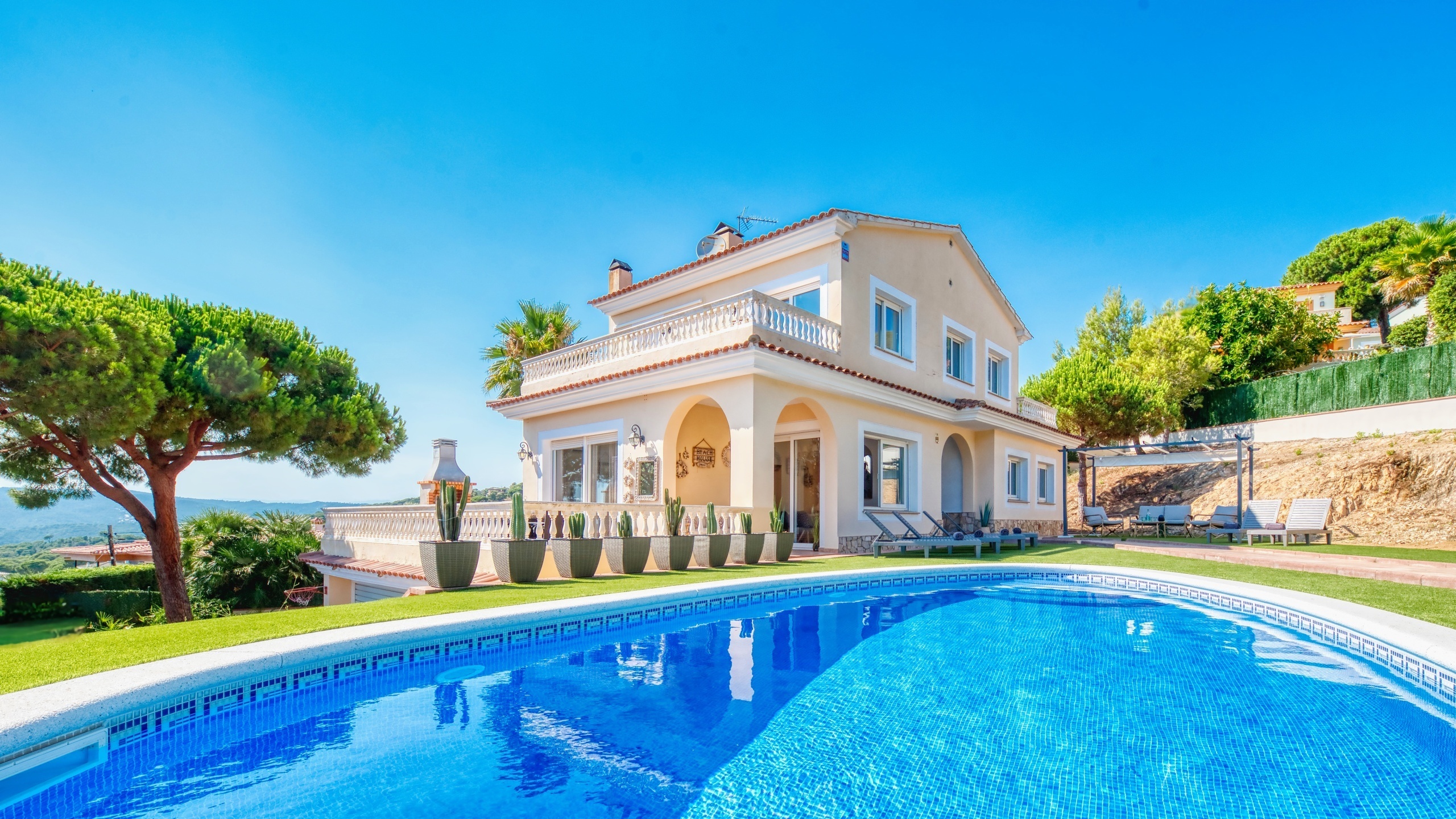 Holiday villa Costa Brava Spain - Villa Ibiza - Villa outside