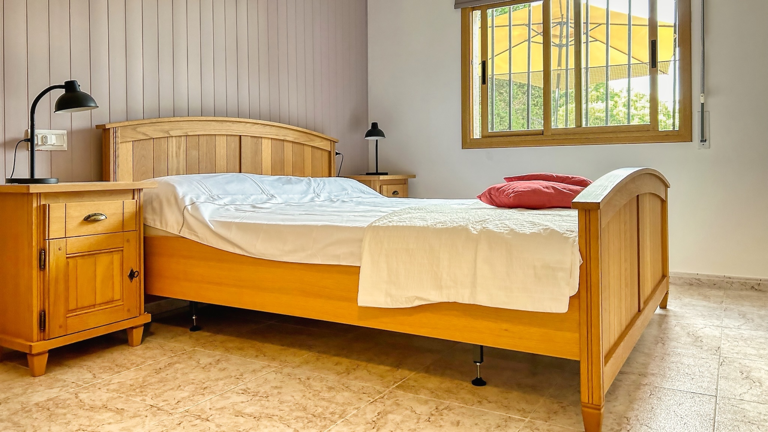 Holiday villas Costa Brava Spain - Villa Iako - Bedroom