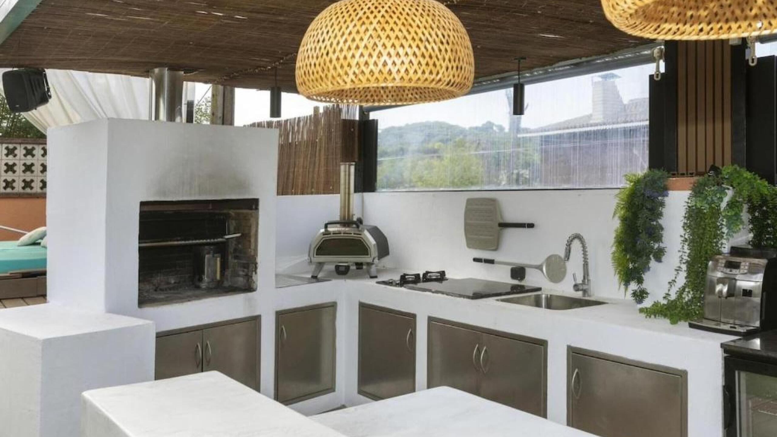 Holiday villas Costa Brava Spain - Villa Soleia - BBQ Area