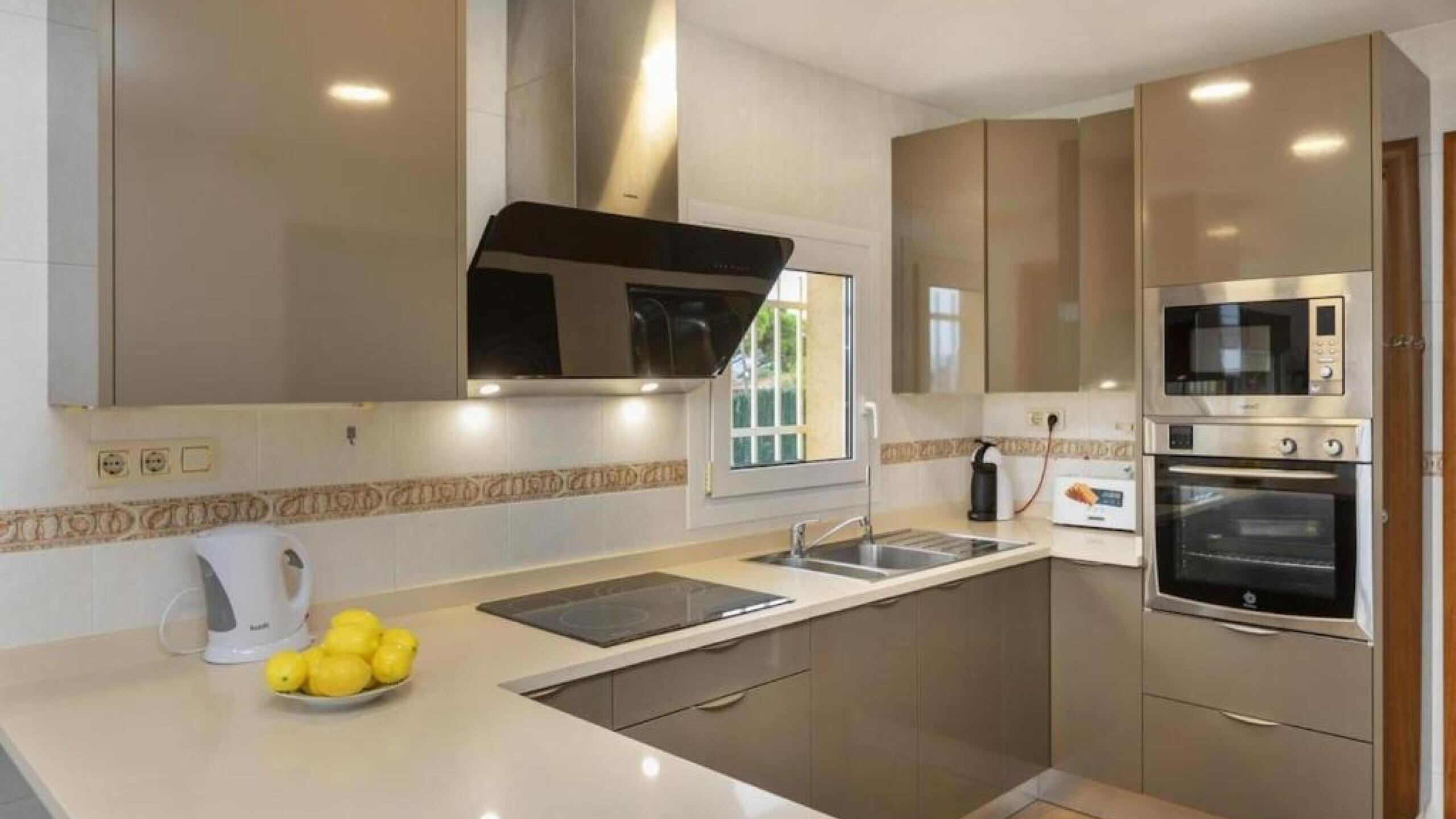 Holiday villas Costa Brava Spain - Villa Soleia - Kitchen