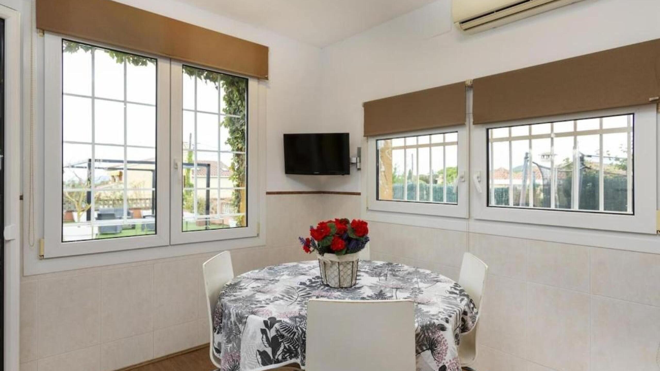 Holiday villas Costa Brava Spain - Villa Soleia - Dining area