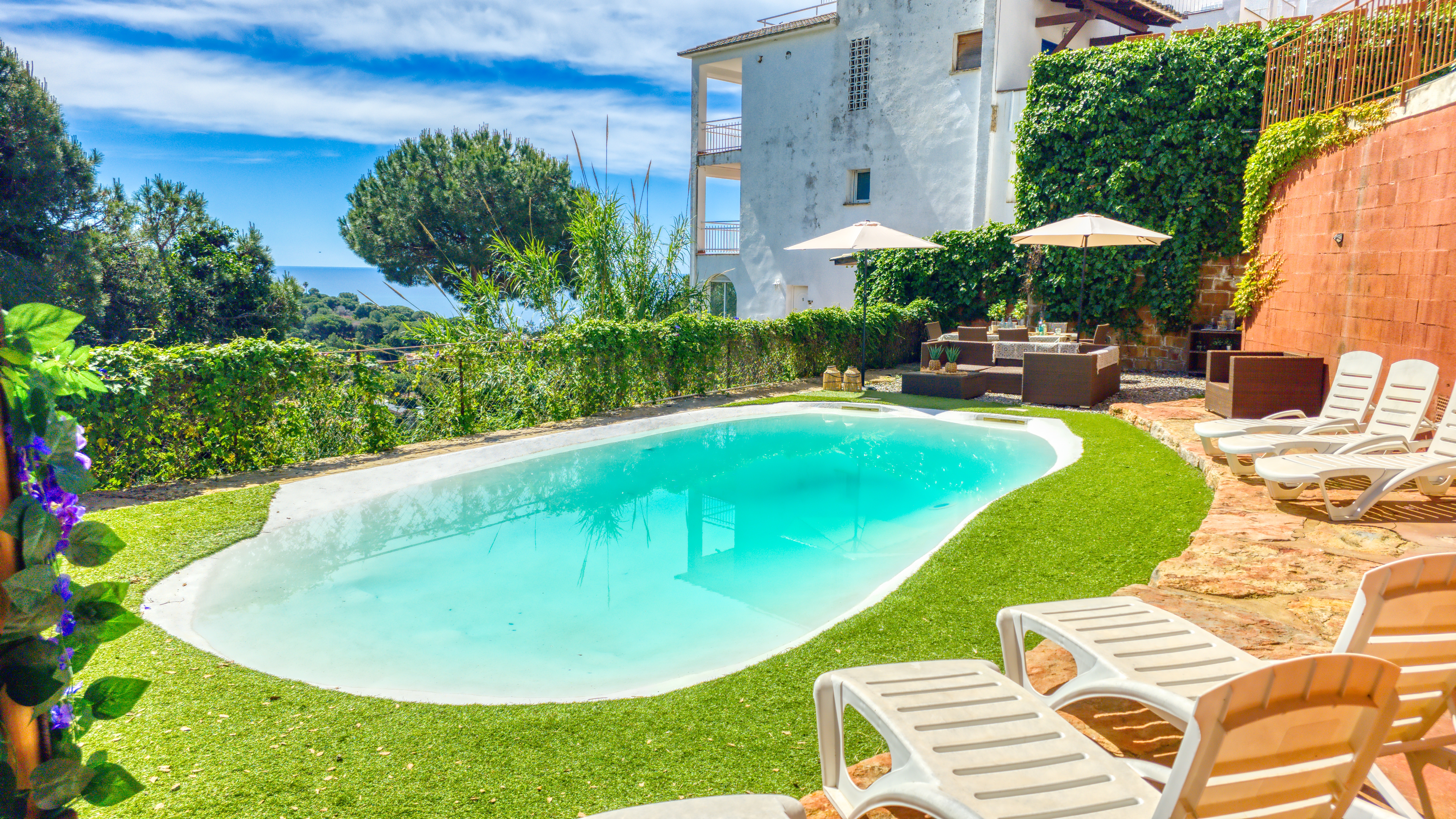 Holiday villa Costa Brava Spain - Villa Sunny Beach - Swimming pool