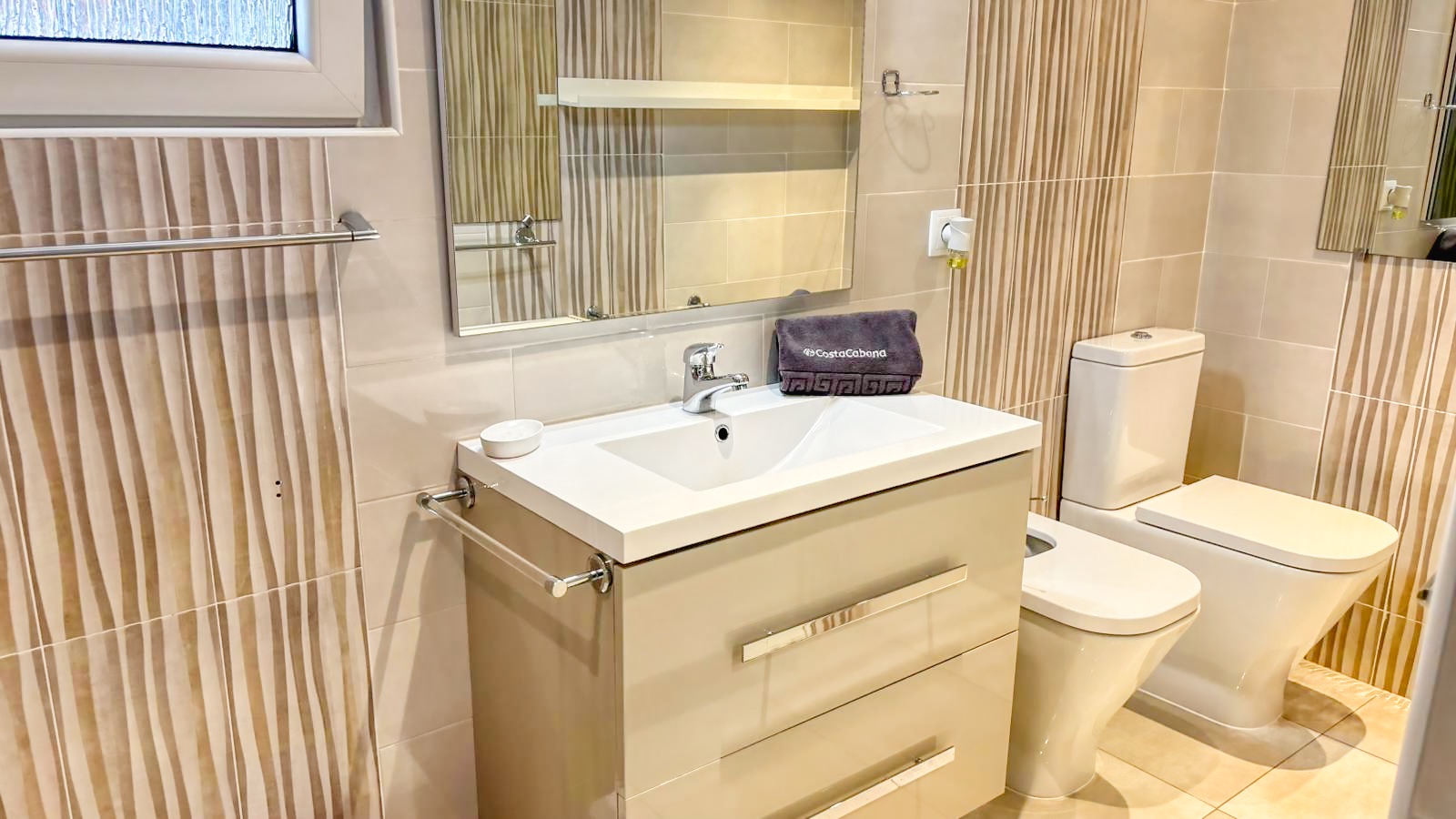 Holiday villas Costa Brava Spain - Villa VistaMar - Bathroom