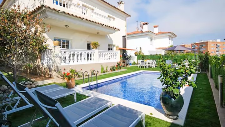 Holiday villas Costa Brava Spain - Villa Mercedes Fenals - 